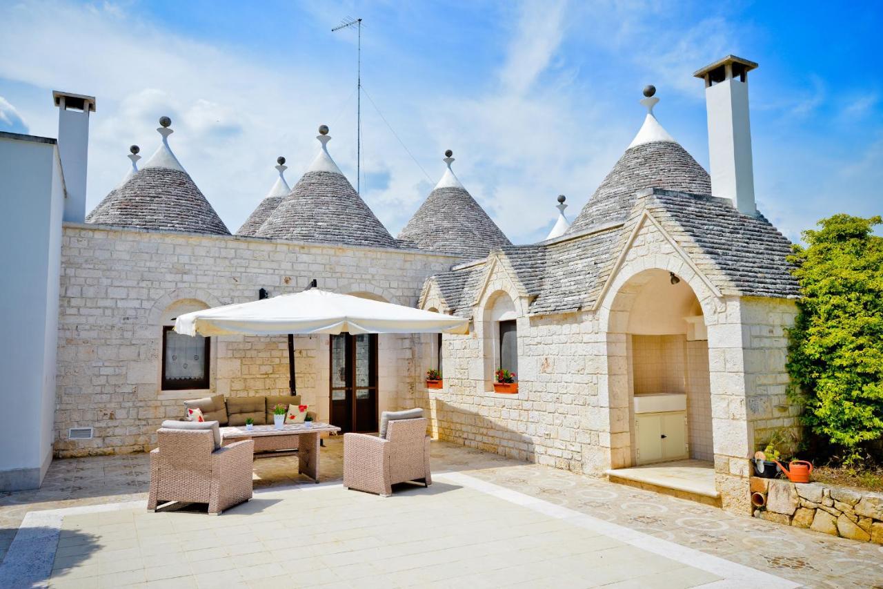 I Trulli Di Alejandro Villa Locorotondo Luaran gambar