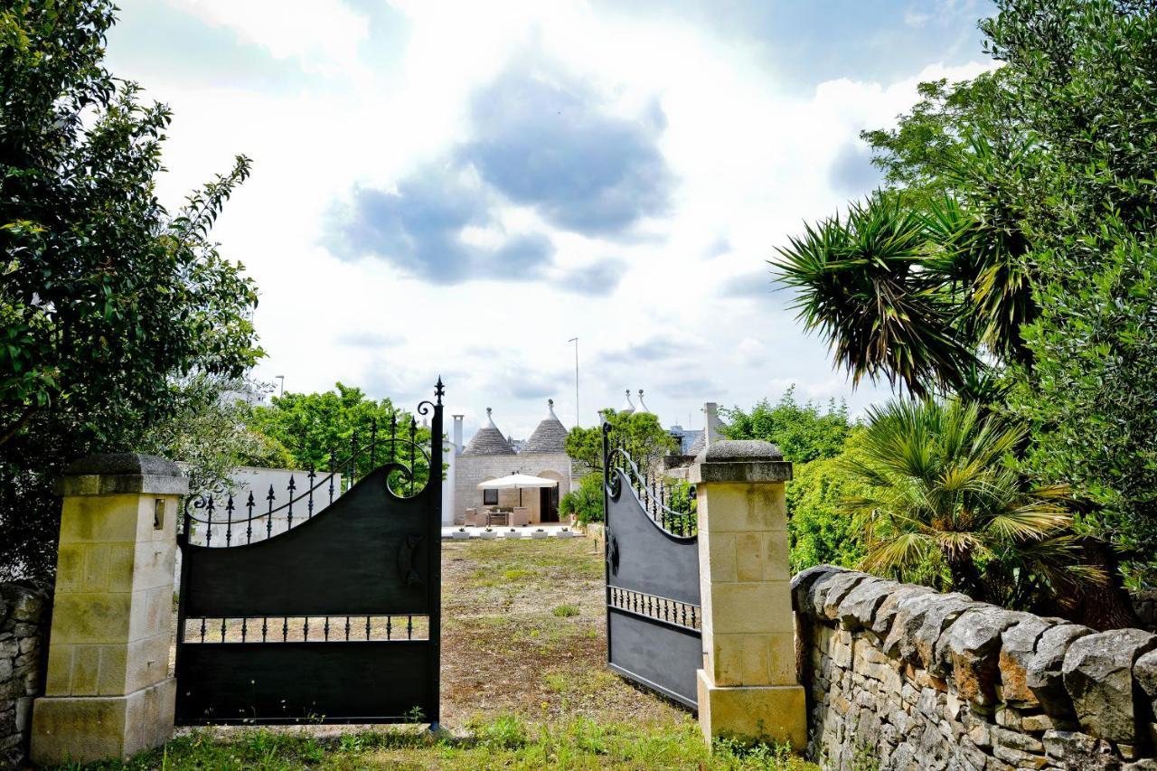 I Trulli Di Alejandro Villa Locorotondo Luaran gambar